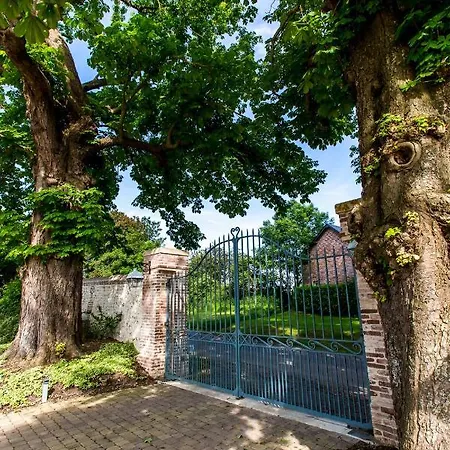 Le Clos De Grace Bed & Breakfast